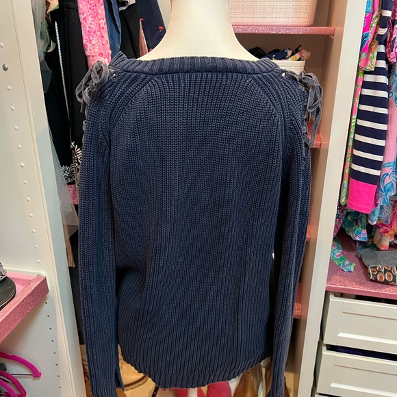 Sweater - Picture 2 of 4